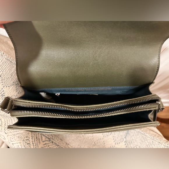 Matt & Nat crossbody purse - Picture 2 of 3